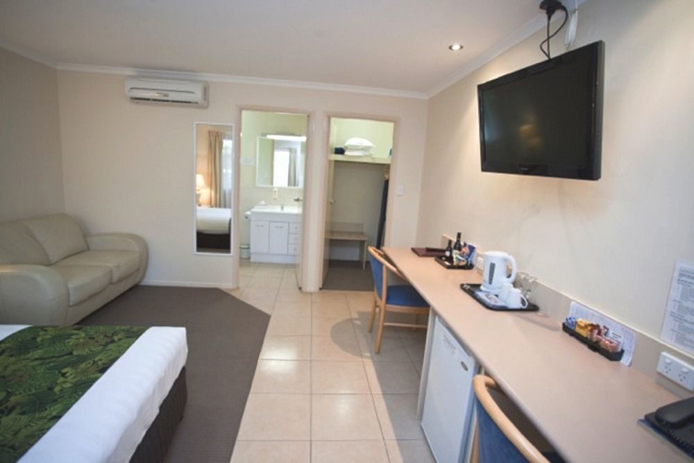 The Palms Motel Chinchilla Ngoại thất bức ảnh